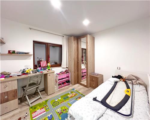 Ultracentral 4 camere, etaj 2 , superfinisat