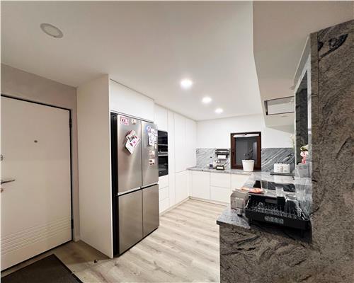 Ultracentral 4 camere, etaj 2 , superfinisat
