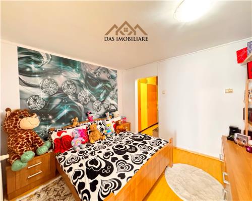 Apartament  3 camere,cu curte privata, Luminisului, zona Sifa