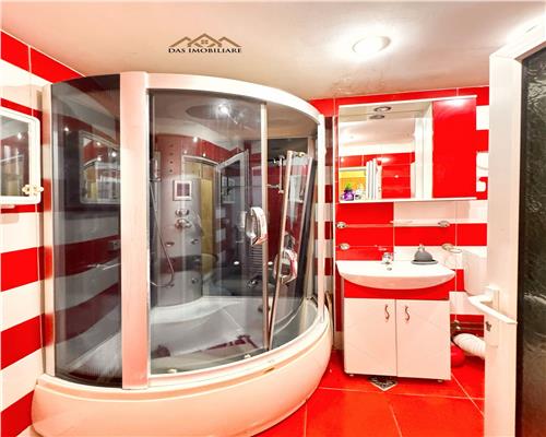 Apartament  3 camere,cu curte privata, Luminisului, zona Sifa