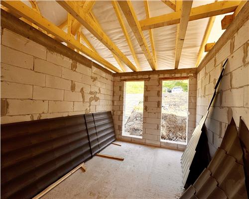 Casa la rosu, cu 16 ari teren, in inima naturii, Cicirlau