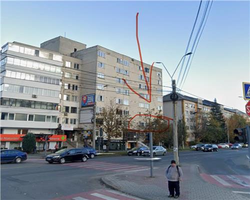 Garsoniera in blocul avocatilor, etaj 1, vis-a-vis de Judecatorie