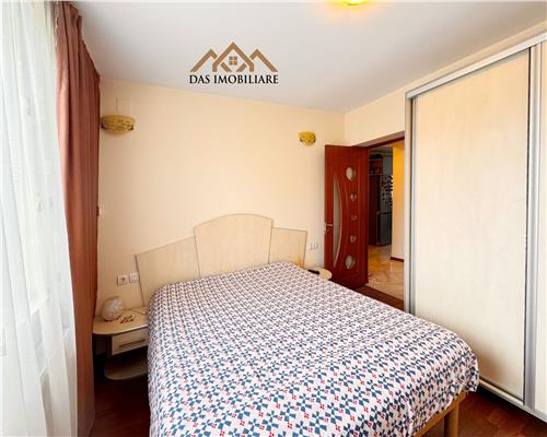 Apartrament  2 camere decomandat,ultracentral, etaj 2