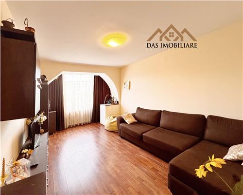 Apartrament  2 camere decomandat,ultracentral, etaj 2
