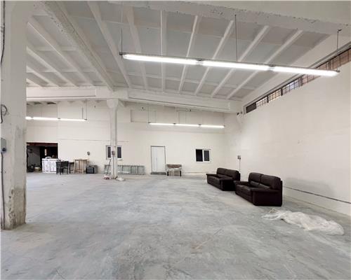 Hala industriala 600 m cu 3 ari teren, str. Vasile Lucaciu