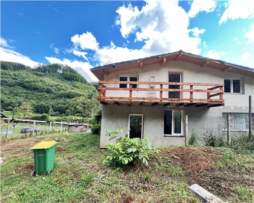 Cabana cu 1000 mp teren in Firiza, pe drumul spre Izvoare