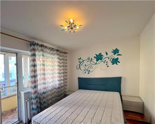 Inchiriez apartament 4 camere, et 1, zona Vivo