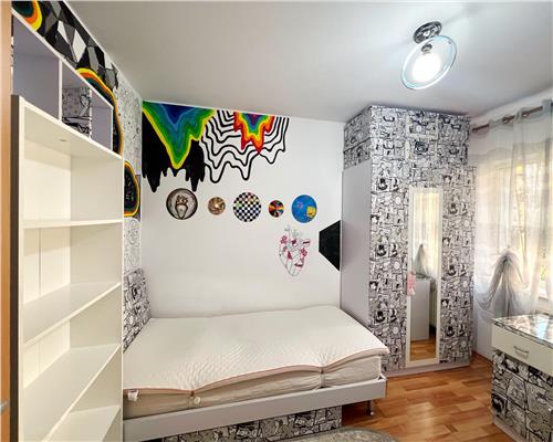 Inchiriez apartament 4 camere, et 1, zona Vivo