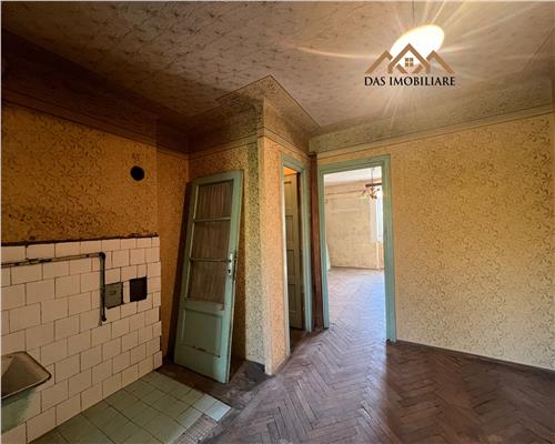 Apartament 2 camere, etaj 2 , str. Ana Ipatescu