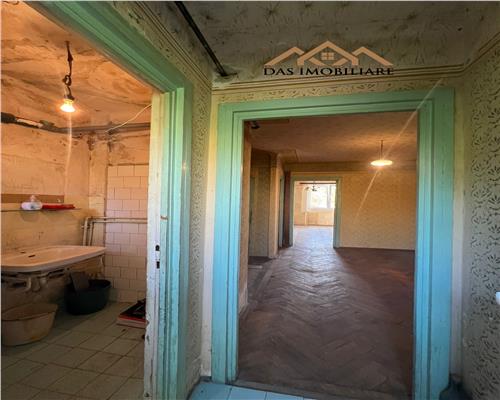 Apartament 2 camere, etaj 2 , str. Ana Ipatescu