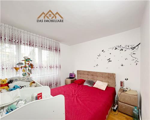 Apartament 3 camere, et. 3/4 , str. Cuza Voda