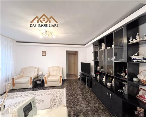 Apartament 3 camere, et. 3/4 , str. Cuza Voda