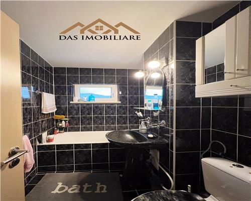 Apartament 3 camere, et. 3/4 , str. Cuza Voda