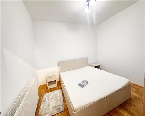 Apartament 3 camere , etaj 2, zona Centrul Vechi