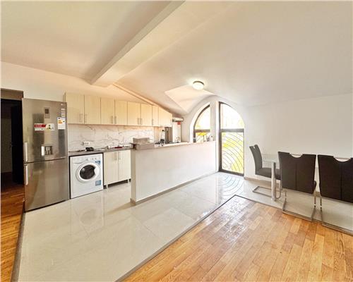 Apartament 3 camere , etaj 2, zona Centrul Vechi