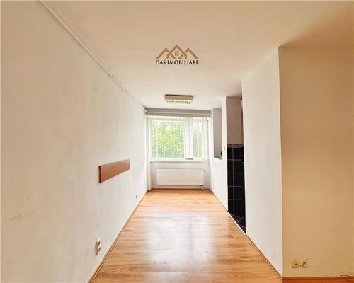 Birou in blocul avovatilor, peste drum de Judecatorie