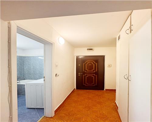 Chirie pe termen lung garsoniera , parter zona Cocosul de Aur