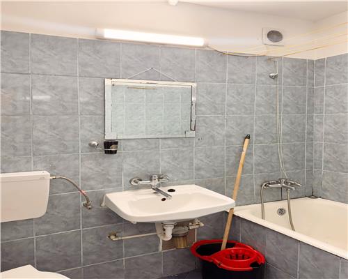 Chirie pe termen lung garsoniera , parter zona Cocosul de Aur