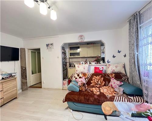 Apartament 2 camere, etaj 1, str. Melodiei, zona scolii 5