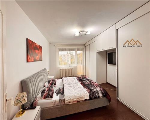 Ultracentral, apartament 2 camere semidecomandat, etaj intermediar