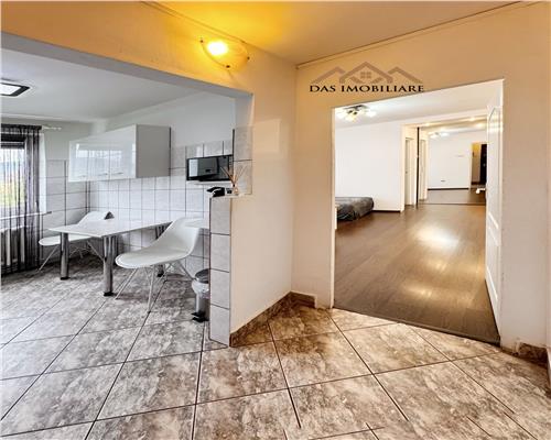 Ultracentral, apartament 2 camere semidecomandat, etaj intermediar