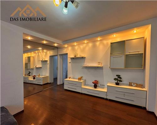 Ultracentral, apartament 2 camere semidecomandat, etaj intermediar