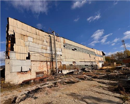 2000 MP teren cu hala, pe platforma IMMUM, zona Cozmircom