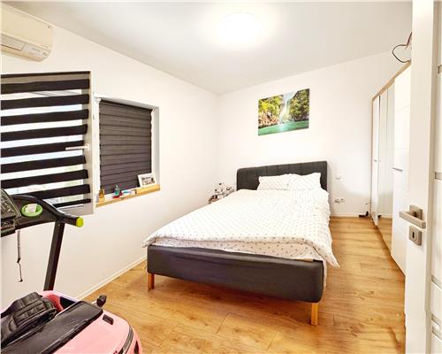 Apartament 3 camere, cu curte generoasa, zona Lamaitei