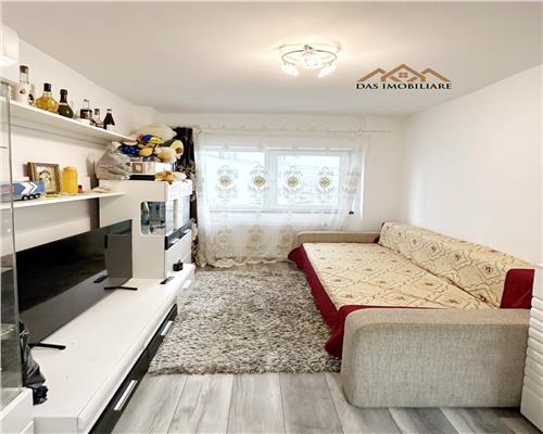 Apartament modern, 3 camere decomandat, etaj 4 din 6 cu lift