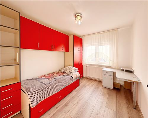 Apartament 3 camere, decomandat, str. Vlad Tepes