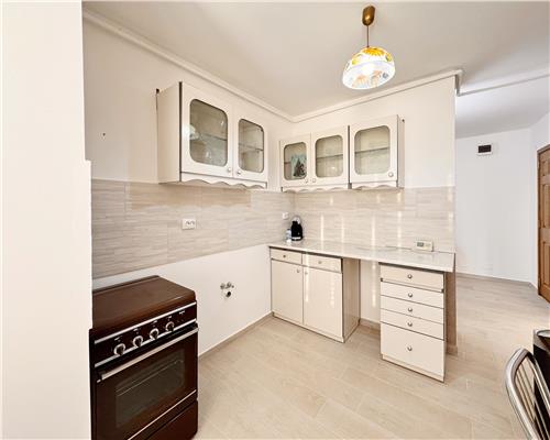 Apartament 3 camere, decomandat, str. Vlad Tepes