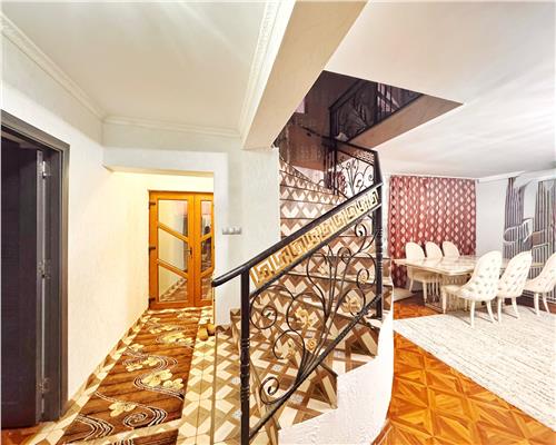 Casa cu etaj si 43 ari teren, Borlesti