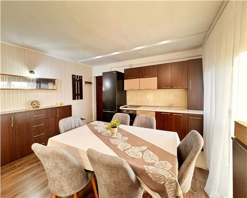 Apartament 3 camere si loc de parcare zona Marul de Aur