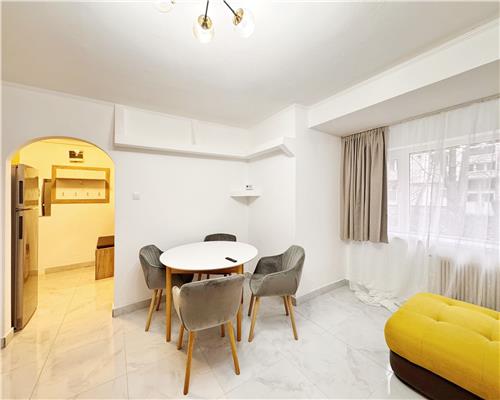 Ultracentral ,str. Bilascu, 2 camere semidecomandat, parter