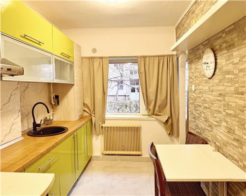 Ultracentral ,str. Bilascu, 2 camere semidecomandat, parter