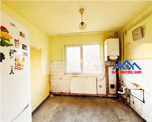 Apartament 3 camere decomandat, etaj 1, str. G. Cosbuc