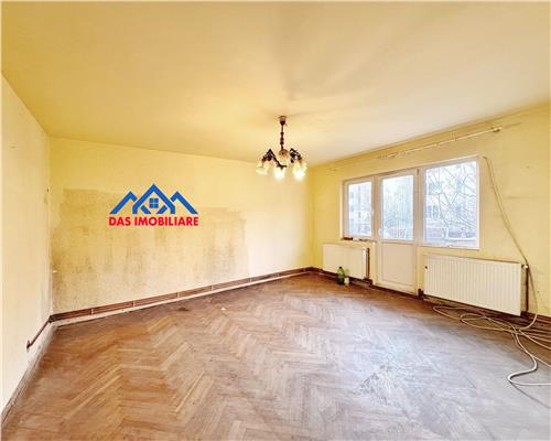 Apartament 3 camere decomandat, etaj 1, str. G. Cosbuc