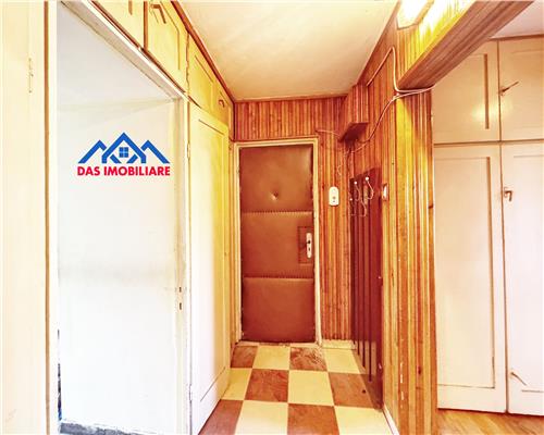 Apartament 3 camere decomandat, etaj 1, str. G. Cosbuc