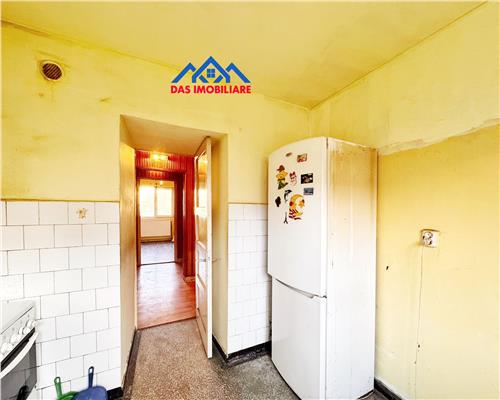 Apartament 3 camere decomandat, etaj 1, str. G. Cosbuc