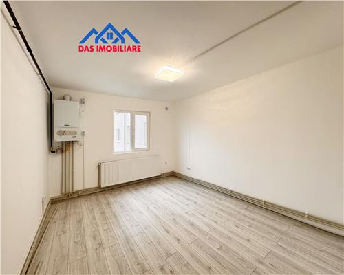 Garsoniera renovata, etaj 2, str. Berzei