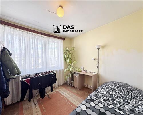 Apartament 4 camere, str. Ioan Slavici