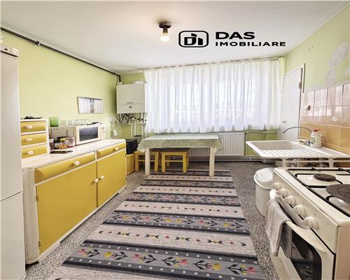 Apartament 4 camere, str. Ioan Slavici