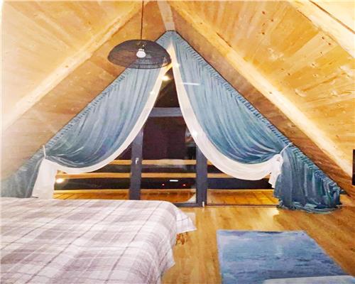 Cabana Aframe ,, Padurea Cerbilor