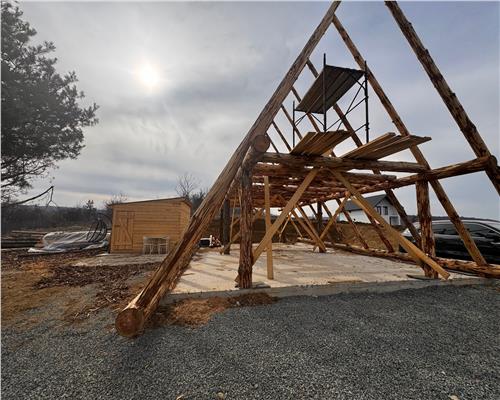 Teren intravilan cu o cabana Aframe, in constructie, Coas