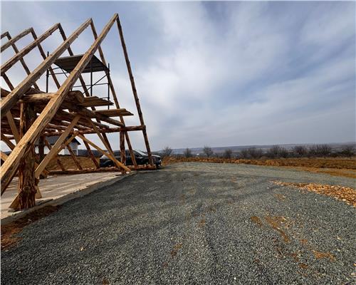 Teren intravilan cu o cabana Aframe, in constructie, Coas