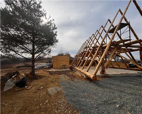 Teren intravilan cu o cabana Aframe, in constructie, Coas