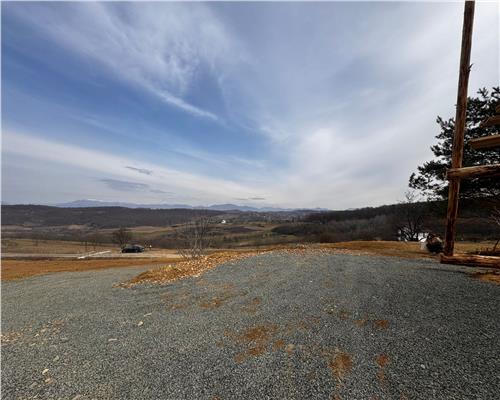 Teren intravilan cu o cabana Aframe, in constructie, Coas