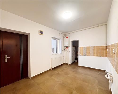 Apartament 3 camere, parter, cu loc de parcare si gradina, zona Piata Izvoare