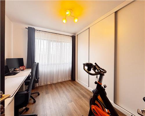 Casa cu 4 camere, pe un nivel, cu 5 ari teren, Catalina