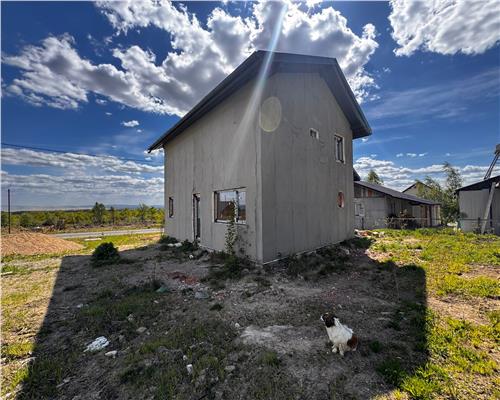 Casa noua cu etaj, in cartier nou Tautii Magheraus